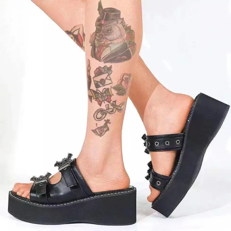 Foreign trade thick-soled slippers 2023 summer European and American new metal bat open-toe slope heel cool slippers women's Amazon sandals