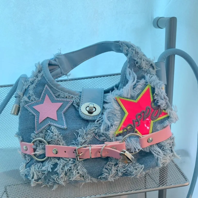 2023 New Fashion Babes Style Pink Pentagram Patch Design Raw Edge Denim Crossbody Bag