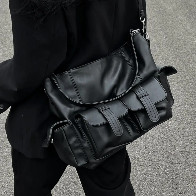 Niche design work-fit, functional, wind-blown tote bag ins, large-capacity, simple, neutral, dark, one-shoulder, cross-body bag