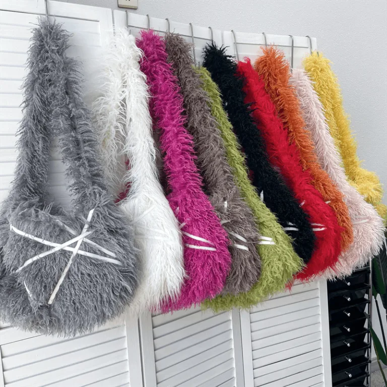 Sweet cool beach imitation wool tote bag Y2K imitation fur plush millennial hot girl style punk large capacity crossbody bag