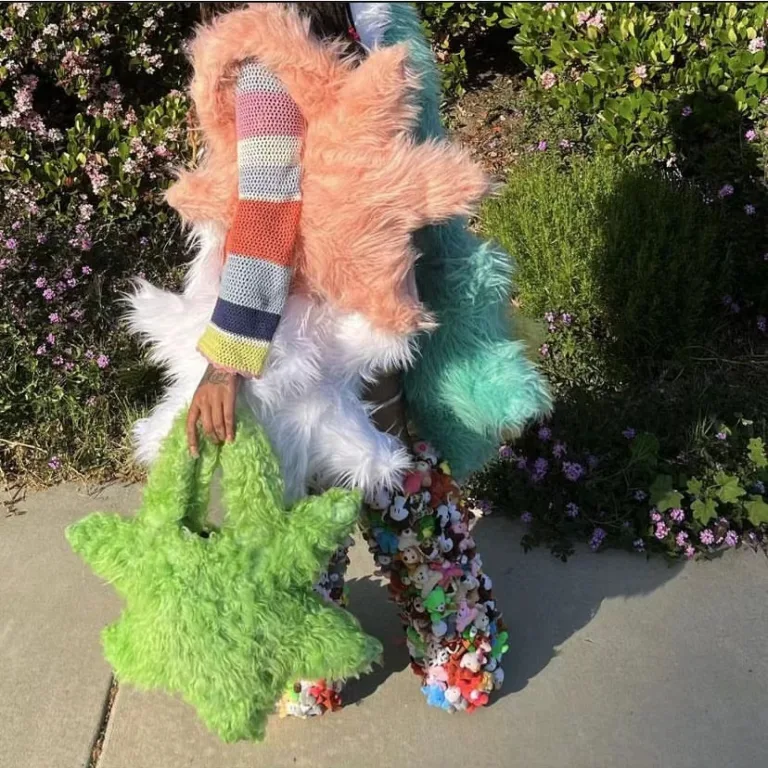 2023 New Plush Multicolor Star Dopamine Girl Wears Niche and Unpopular Cross-border Babes Fur Bags