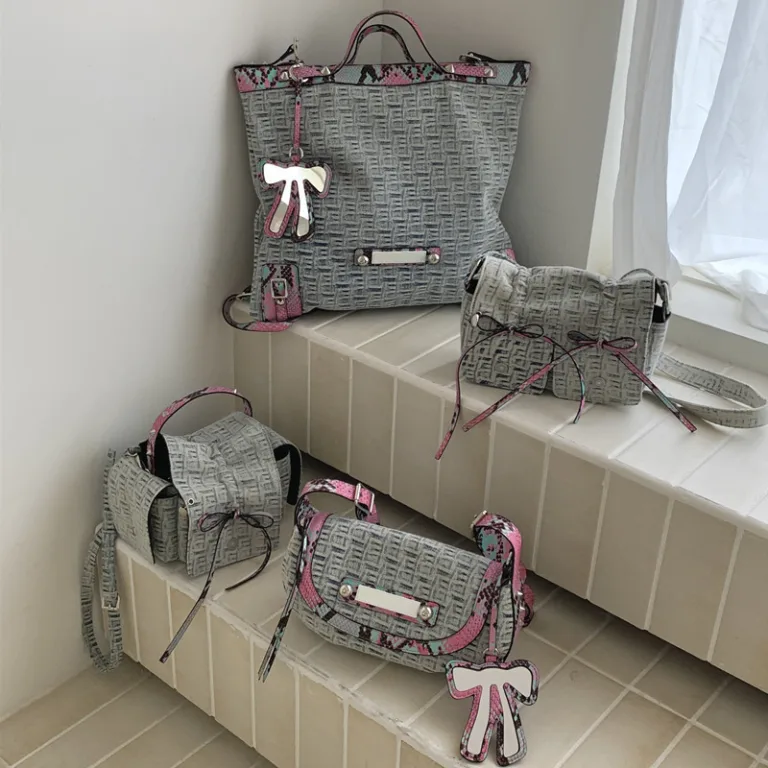 Niche design classic letter jacquard denim tote bag 2024 new snake print studded tote bag on both shoulders