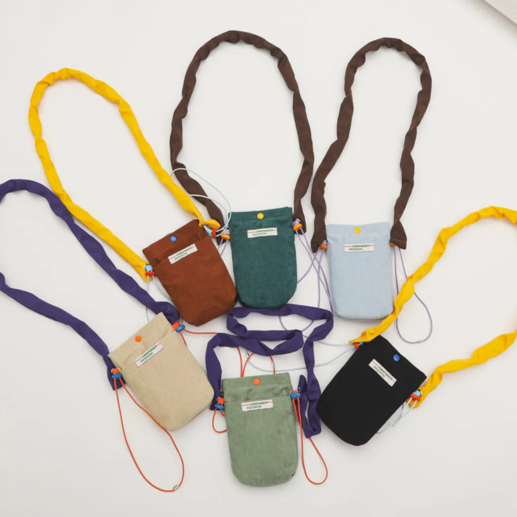 Kong Hyo-jin with the corduroy mini bag, Korean niche retro mobile phone bag, contrast one-shoulder crossbody women's bag
