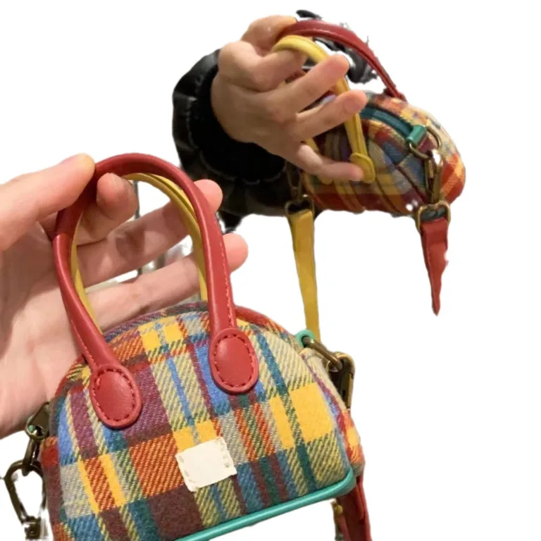 Original design American retro cross-body bag plaid portable headphone bag mother bag 2024 Millard style female - Image 2