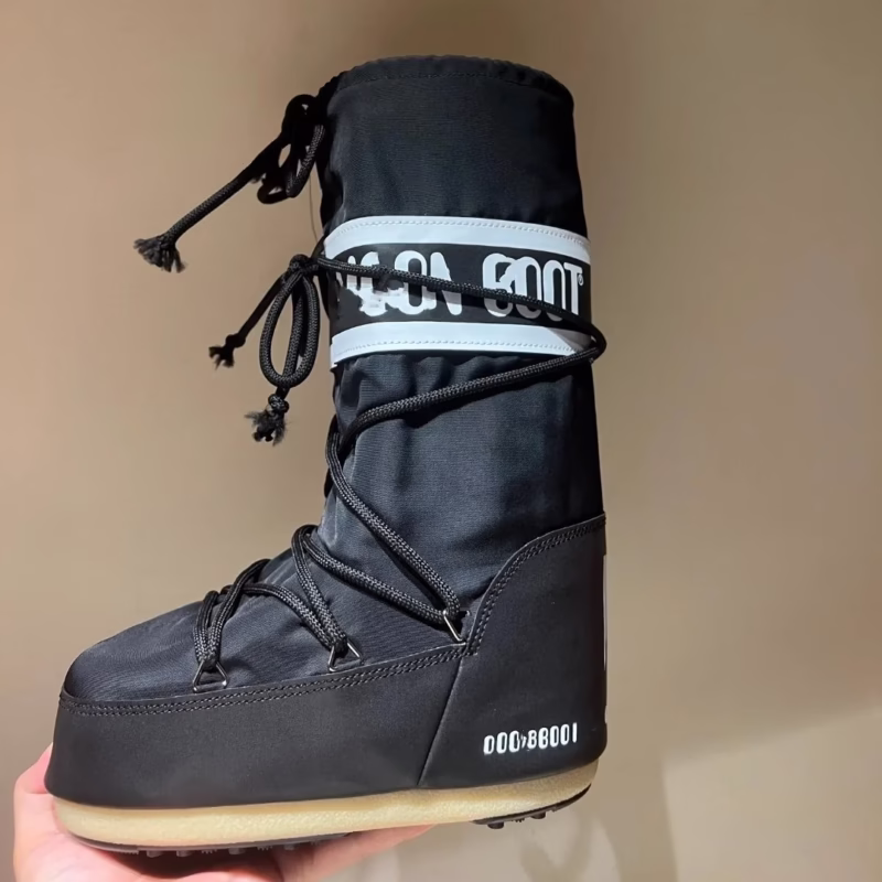 European and American 23 new Internet celebrity autumn and winter skiing space boots fashion round toe medium tube women's snow boots thickened moon shoes
