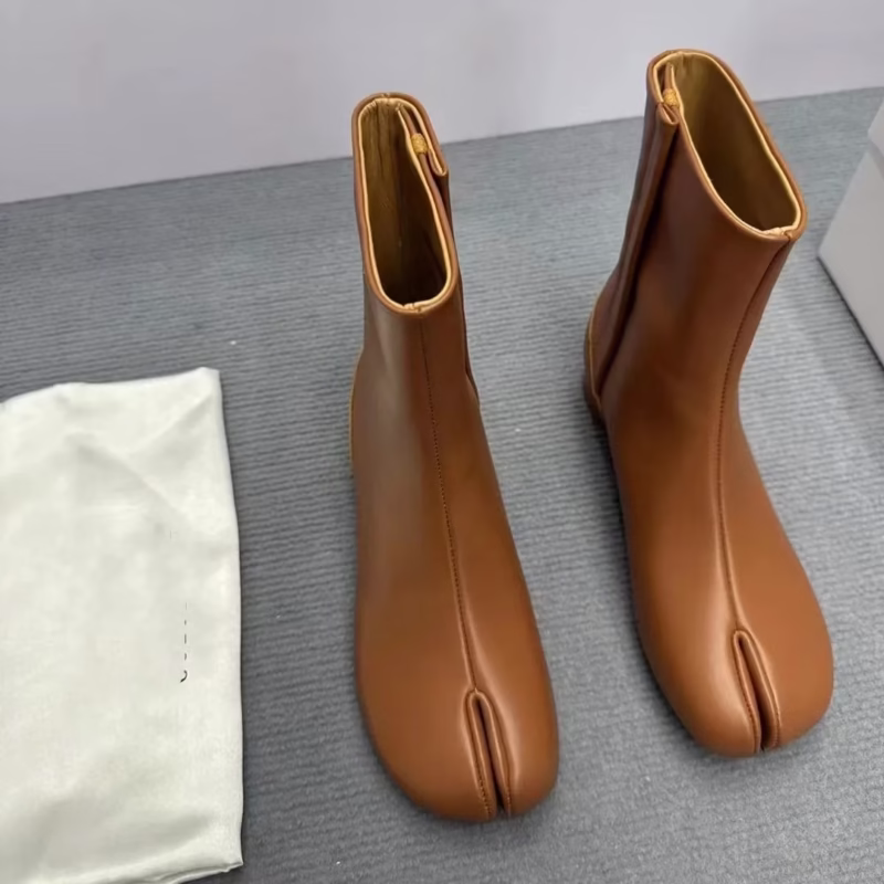 Internet celebrity's same fashion split-toe boots, women's 2024 new horseshoe high-heeled boots, fashionable all-match pig-footed mid-boots - Image 3