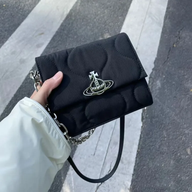 2024 new Saturn chain flap wandering bag black simple versatile small square bag nylon cloth one-shoulder cross-body bag - Image 3