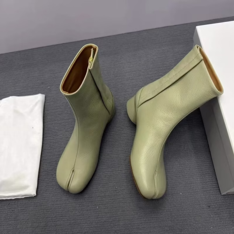 Internet celebrity's same fashion split-toe boots, women's 2024 new horseshoe high-heeled boots, fashionable all-match pig-footed mid-boots - Image 15