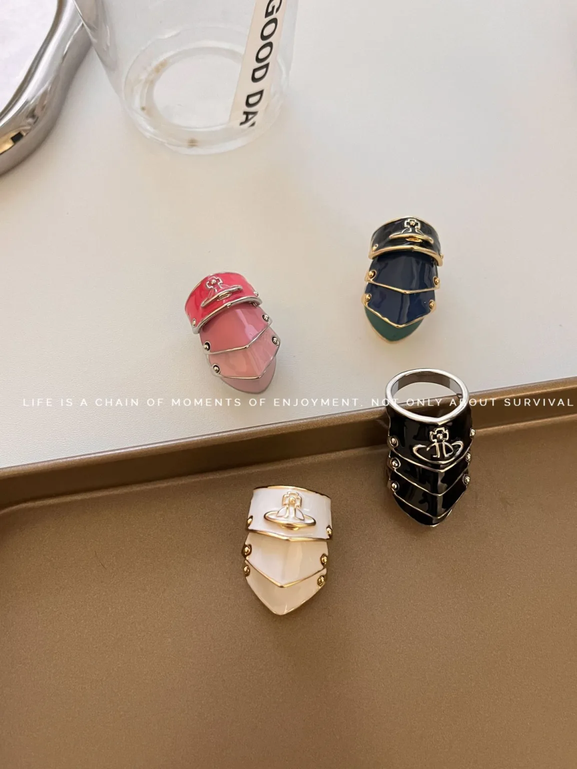 The same color paint four section armour saturn niche punk couple rings - Image 10