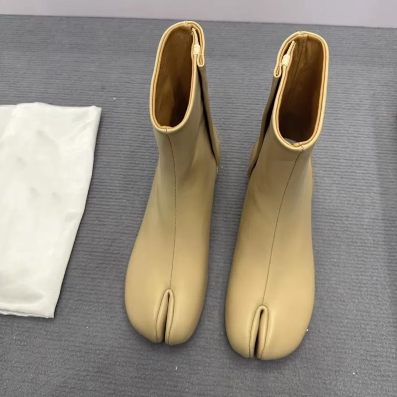 Internet celebrity's same fashion split-toe boots, women's 2024 new horseshoe high-heeled boots, fashionable all-match pig-footed mid-boots - Image 4