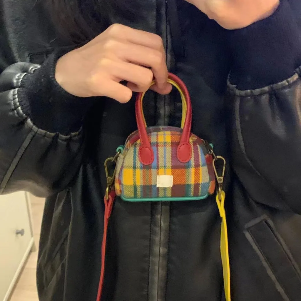 Original design American retro cross-body bag plaid portable headphone bag mother bag 2024 Millard style female - Image 6