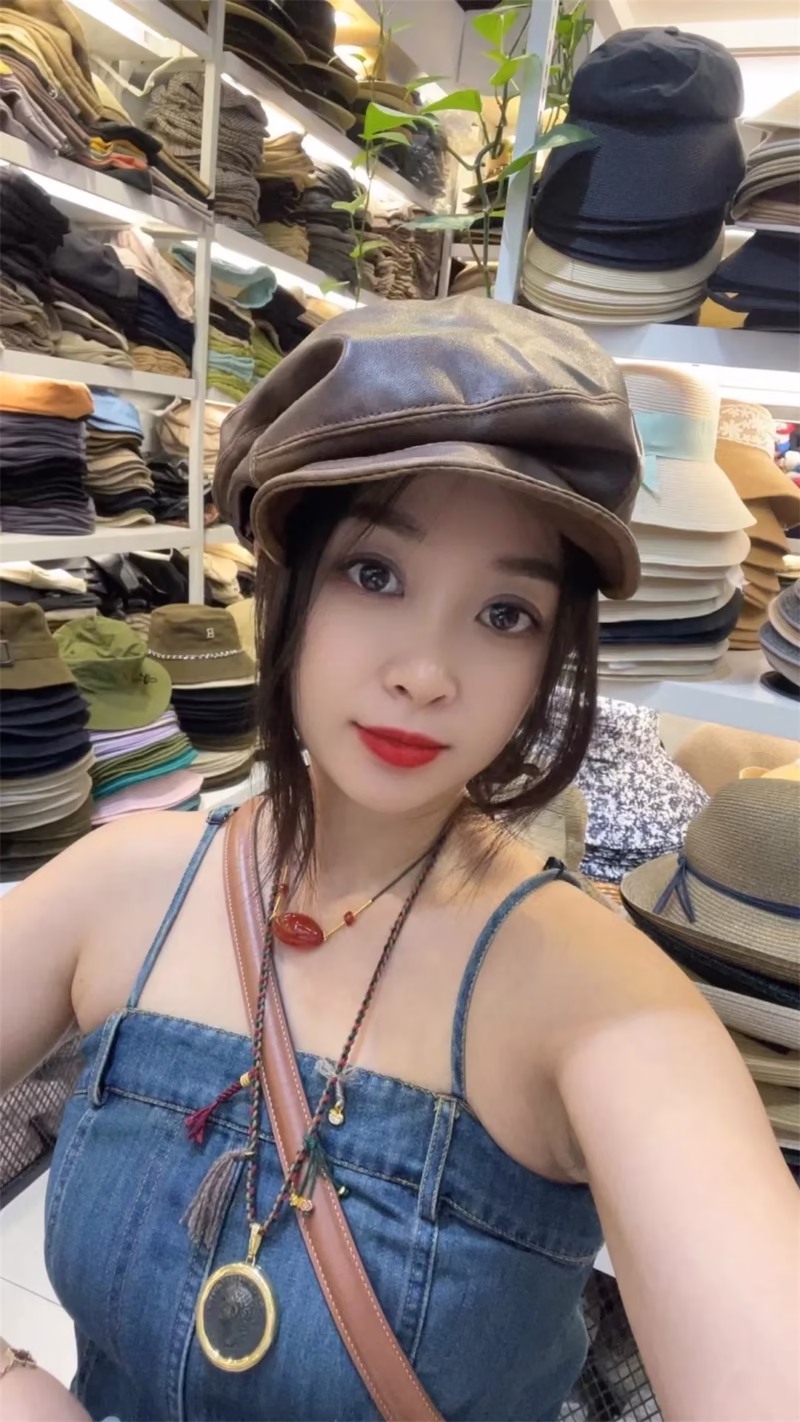 Niche design irregular pleated PU piberet hat women's autumn and winter Korean version retro newspaper hat duck tongue octagonal hat