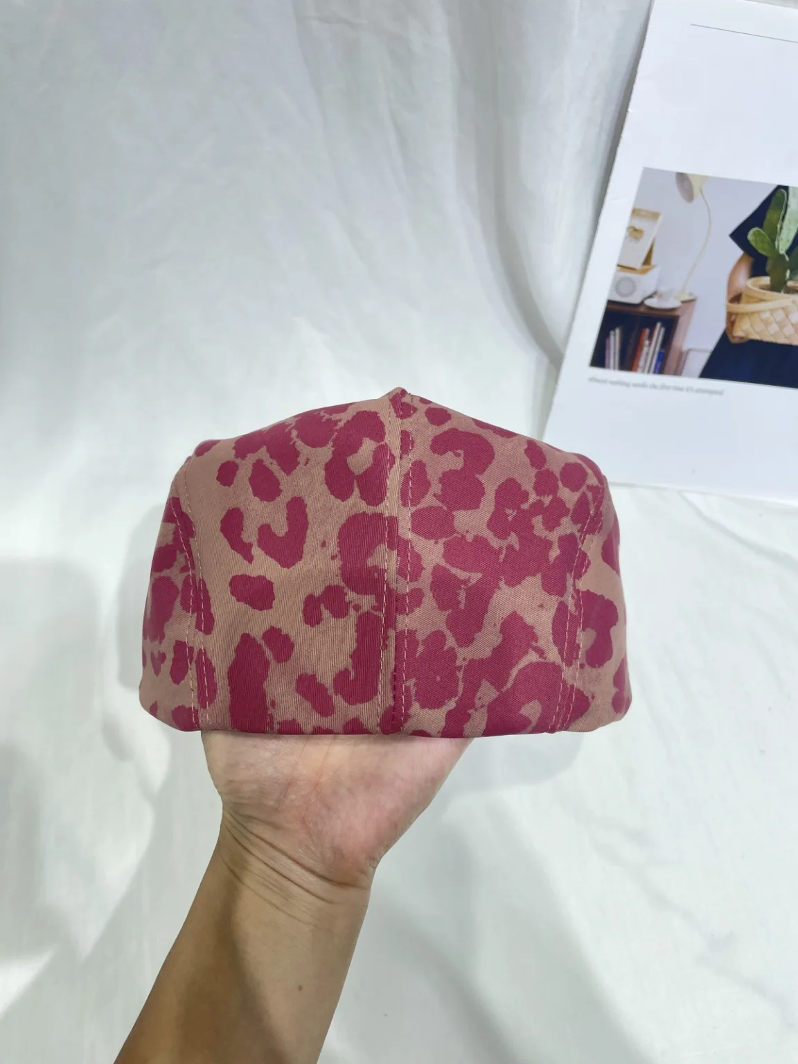 American retro leopard-print advanced hat, women's spring and autumn, reverse wear temperament, versatile, face-showing small beret, duck tongue, newspaper boy's hat - Image 8