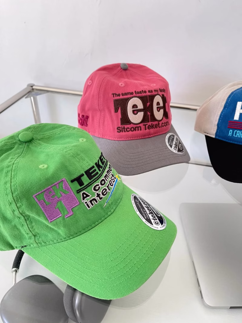 American retro letter embroidered cap women's niche street soft top baseball cap fashion brand contrasting cap
