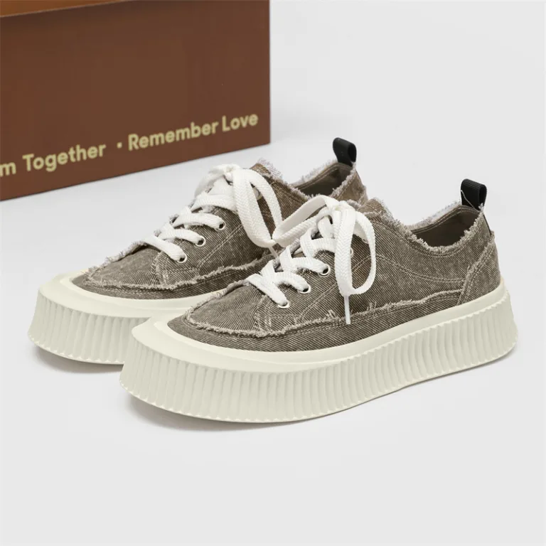 Men's shoes 2024 spring and summer new fashion low-top canvas shoes breathable lightweight thick-soled sports casual board shoes - Image 2