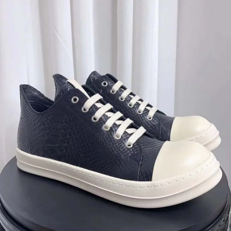 Guangzhou Rric Owees low-top shoes men's and women's couple casual board shoes source manufacturer snake-print leather fashion shoes