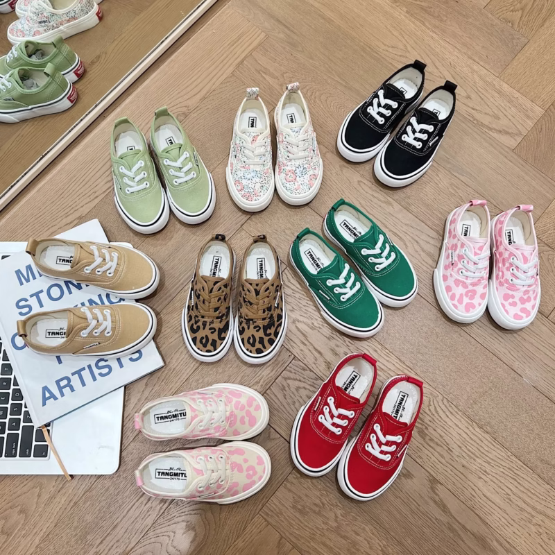 Children's canvas shoes 2025 spring new small, medium and large men's and women's board shoes for students with slips of the feet running soft soled casual shoes