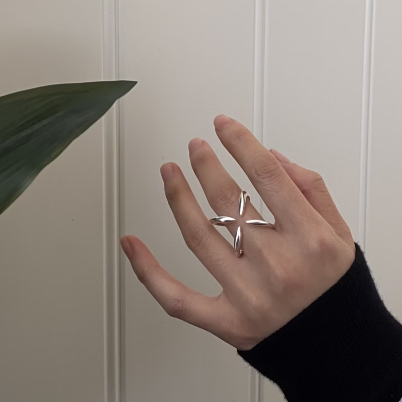 Niche minimalist S925 sterling silver four-leaf clover ring design geometric index finger ring silver high- end ring for women