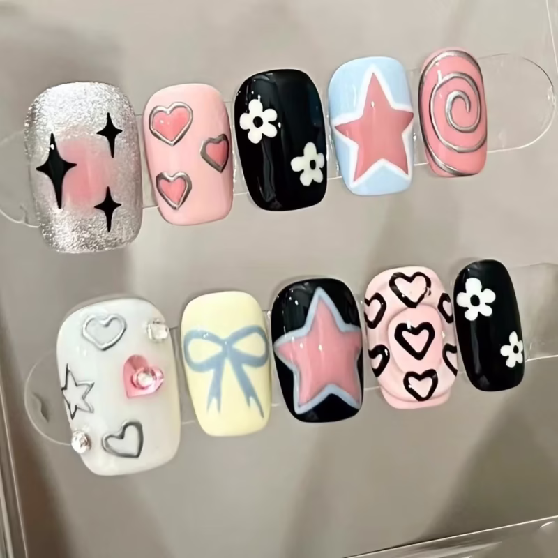 Handmade wearable nails ins style summer painted graffiti short nails manicure patch sweetheart hot girl xiaohongshu same style - Image 4