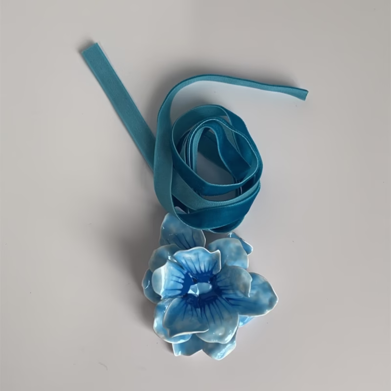 A European and American summer fashionable personality dripping oil petal standing system with necklace light luxury versatile pendant flower collarbone chain - Image 11