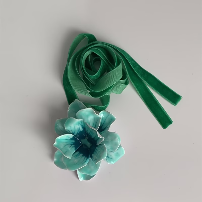 A European and American summer fashionable personality dripping oil petal standing system with necklace light luxury versatile pendant flower collarbone chain - Image 6