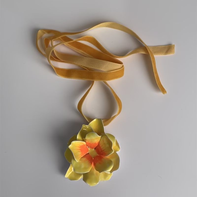 A European and American summer fashionable personality dripping oil petal standing system with necklace light luxury versatile pendant flower collarbone chain - Image 7