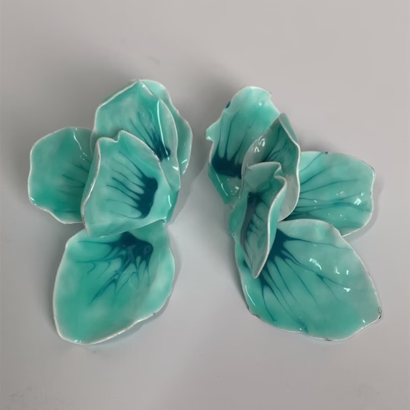 A European and American summer fashionable personality dripping oil petal standing system with necklace light luxury versatile pendant flower collarbone chain - Image 8