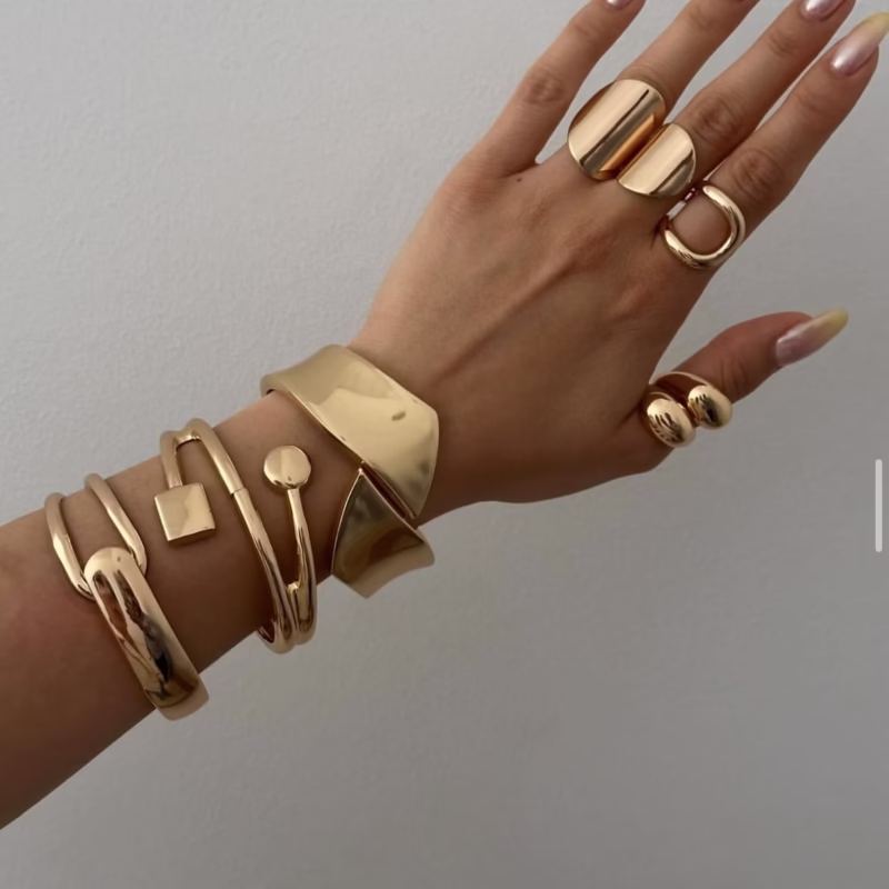 European and American cross-border ins light luxury fashion bracelet versatile commuting simple design niche bracelet - Image 3