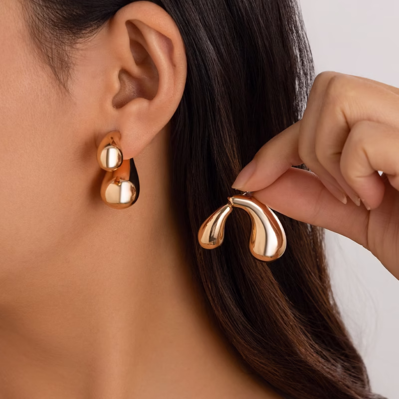 European and American cross-border design light-sensitive comma water drop earrings women fashion ins geometric metal earrings earrings - Image 4